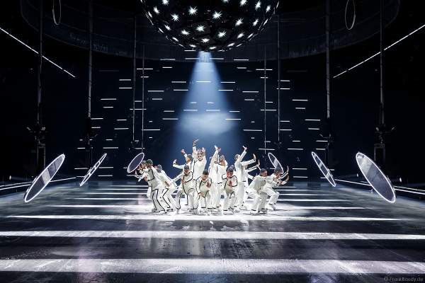 Generalprobe der neuen Eisshow A NEW DAY von Holiday on Ice im Grefrather EisSport & EventPark am 16.11.2021