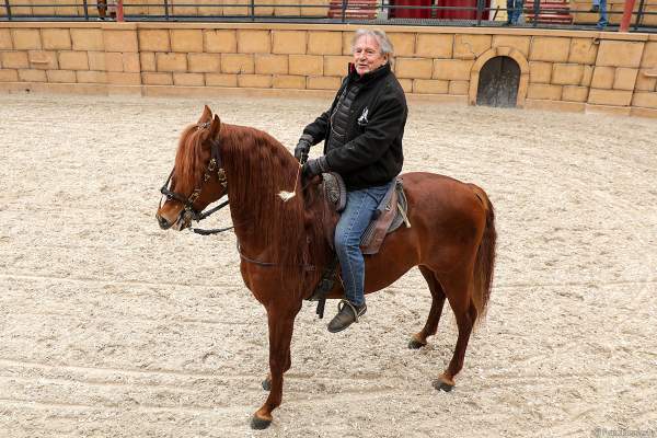 Der französische Stuntman und Pferdetrainer Mario Luraschi im Europa-Park beim Start der Sommersaison 2022