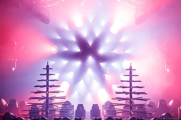 Lightshow der Firma AYRTON auf der Messe Prolight + Sound 2022 in Frankfurt