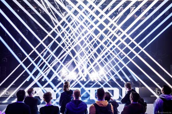 Lightshow der Firma AYRTON auf der Messe Prolight + Sound 2022 in Frankfurt