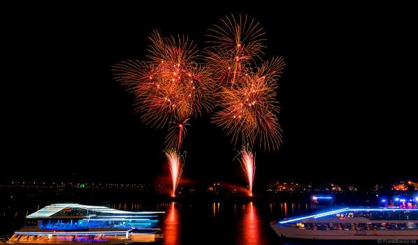 Japanisches Hanabi Feuerwerk beim Japan-Tag in Düsseldorf