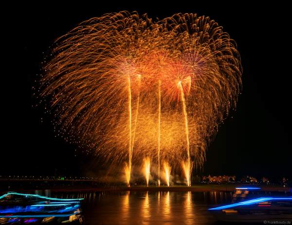 Japanisches Hanabi Feuerwerk beim Japan-Tag in Düsseldorf