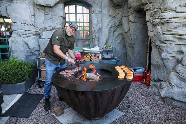 Rentier-Burger kreiert von Thomas Mack und Brian Bojsen während einer Reise nach Lappland beim Midsommar Havn-Fest im Europa-Park