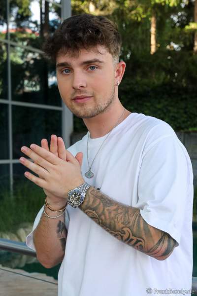 Mike Singer - Backstage bei der Internet Casting Show "ShowYourTalent" mit Knossi im Europa-Park