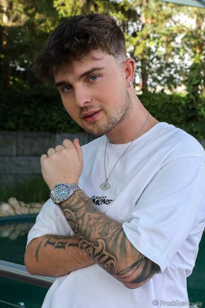 Mike Singer - Backstage bei der Internet Casting Show "ShowYourTalent" mit Knossi im Europa-Park