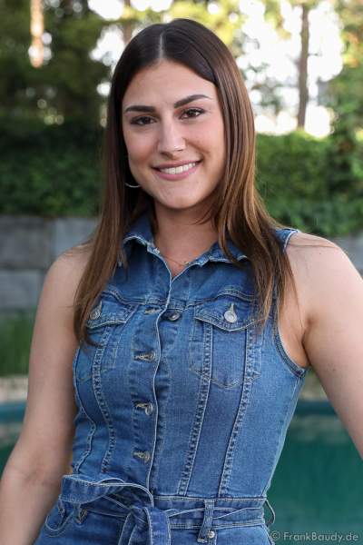 Lia Mitrou, Freundin von Knossi - Jens Knossalla - Backstage bei der Internet Casting Show "ShowYourTalent" im Europa-Park