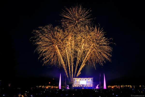 Feuerwerk bei Schloss in Flammen 2022 in Schwetzingen beim Mannheimer Sommer