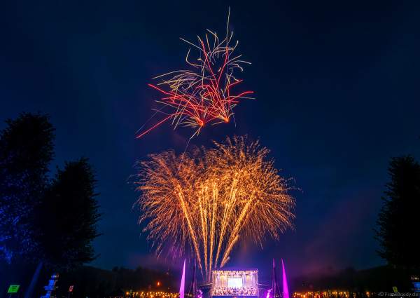 Feuerwerk bei Schloss in Flammen 2022 in Schwetzingen beim Mannheimer Sommer