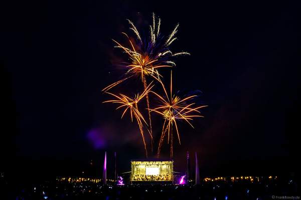 Feuerwerk bei Schloss in Flammen 2022 in Schwetzingen beim Mannheimer Sommer