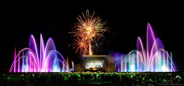 DJs, Live-Acts und eine grandiose multimediale Wassershow mit Feuerwerk bei Vents d’Est 2022