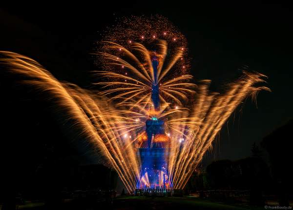 Am Abend des 14. Juli 2022 zelebrierte man beim französischen Nationalfeiertag am Eiffelturm in Paris ein monumentales Feuerwerk.