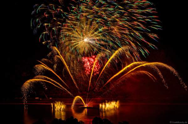 Feuerwerk NIGHT OF THE STARS bei Rhein in Flammen – Die Nacht der 1000 Feuer in Oberwesel 2022 zu bekannten Filmmelodien