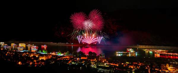 Feuerwerk NIGHT OF THE STARS bei Rhein in Flammen – Die Nacht der 1000 Feuer in Oberwesel 2022 zu bekannten Filmmelodien