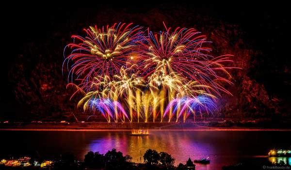 Feuerwerk NIGHT OF THE STARS bei Rhein in Flammen – Die Nacht der 1000 Feuer in Oberwesel 2022 zu bekannten Filmmelodien