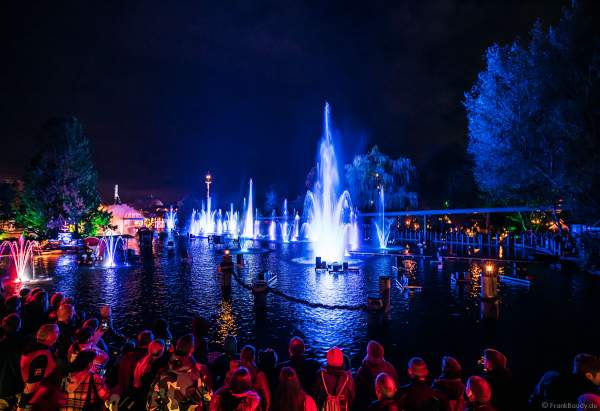 Schaurig schöne Wassershow "Hellfire Fountains" im Europa-Park