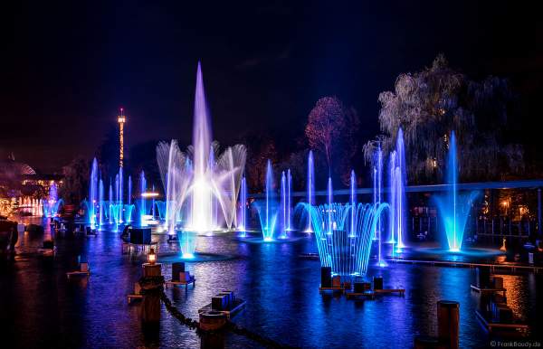 Schaurig schöne Wassershow "Hellfire Fountains" im Europa-Park