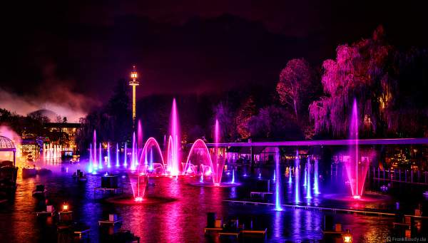 Schaurig schöne Wassershow "Hellfire Fountains" im Europa-Park