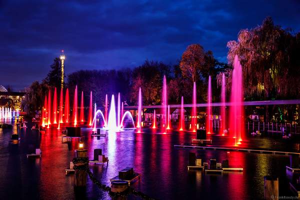 Schaurig schöne Wassershow "Hellfire Fountains" im Europa-Park