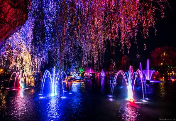 Schaurig schöne Wassershow "Hellfire Fountains" im Europa-Park