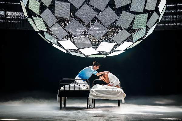 Farbenprächtiges Eisspektakel A NEW DAY von Holiday on Ice in der Frankfurter Festhalle am 03.01.2023