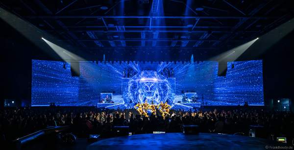 Tänzer bei der Weltpremiere der EVOLUT30N 2023 Tour von DJ BoBo in der Europa-Park Arena Rust am 13.01.2023