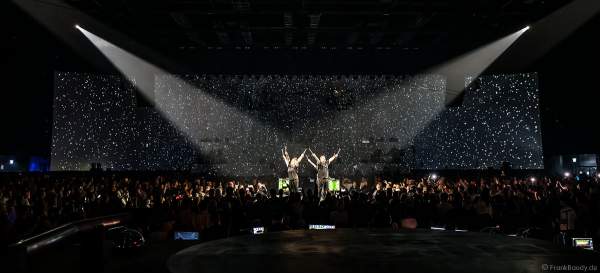 Mitreißende Drum-Performances von greenbeats - percussion entertainment bei der Weltpremiere der EVOLUT30N 2023 Tour von DJ BoBo in der Europa-Park Arena Rust am 13.01.2023