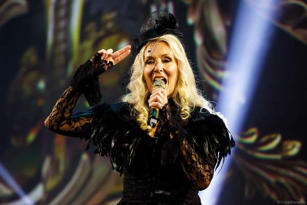 Nancy Baumann bei der Weltpremiere der EVOLUT30N 2023 Tour von DJ BoBo in der Europa-Park Arena Rust am 13.01.2023