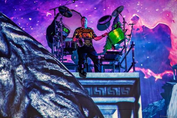 Mitreißende Drum-Performances von greenbeats - percussion entertainment bei der Weltpremiere der EVOLUT30N 2023 Tour von DJ BoBo in der Europa-Park Arena Rust am 13.01.2023