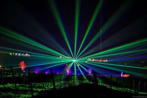 Weinbergnacht in Bad Dürkheim 2023 mit strahlender Lichtshow und Laser auf den Weinbergen