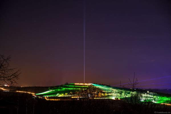 Weinbergnacht in Bad Dürkheim 2023 mit strahlender Lichtshow und Laser auf den Weinbergen