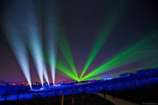Weinbergnacht in Bad Dürkheim 2023 mit strahlender Lichtshow und Laser auf den Weinbergen