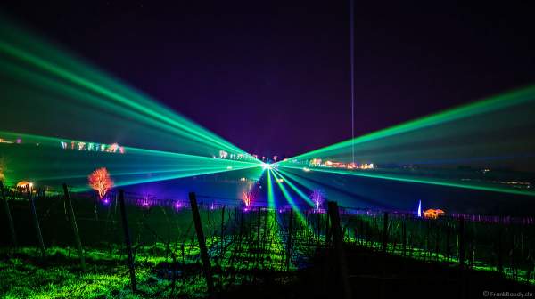 Weinbergnacht in Bad Dürkheim 2023 mit strahlender Lichtshow und Laser auf den Weinbergen
