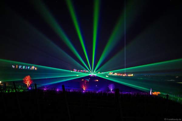 Weinbergnacht in Bad Dürkheim 2023 mit strahlender Lichtshow und Laser auf den Weinbergen