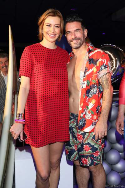 Verena Kerth und Marc Terenzi bei der Eröffnung von Europas größter Speed-Rutsche „Vikingløp" in der Wasserwelt Rulantica des Europa-Park