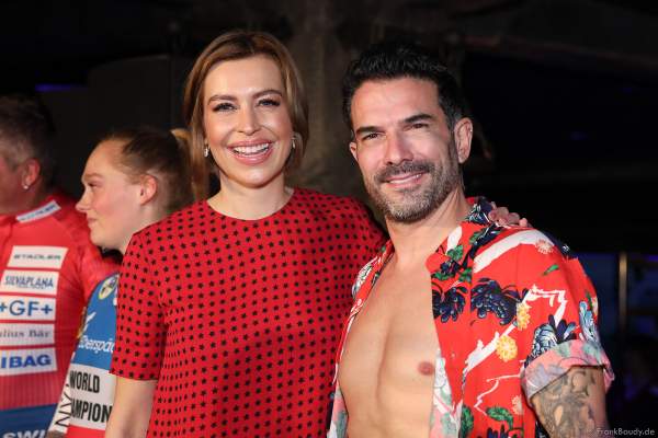 Verena Kerth und Marc Terenzi bei der Eröffnung von Europas größter Speed-Rutsche „Vikingløp" in der Wasserwelt Rulantica des Europa-Park