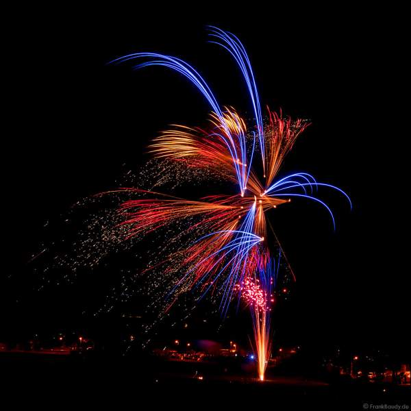 Großes Feuerwerk-Vorschießen beim PYROFORUM 2023 oberhalb des Loreley-Plateaus