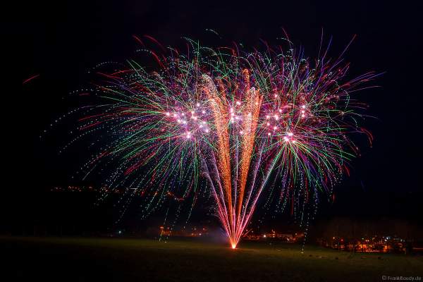 Großes Feuerwerk-Vorschießen beim PYROFORUM 2023 oberhalb des Loreley-Plateaus