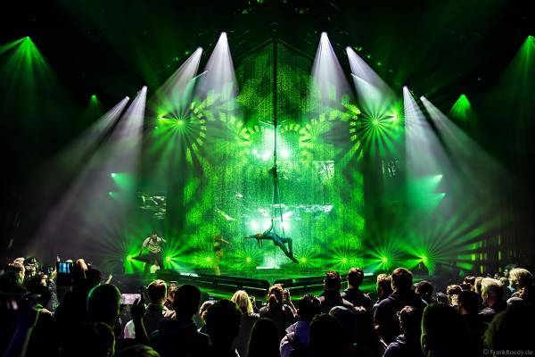 Lichtshow und Live-Performance-Trilogie "All Environments" von ROBE auf der Prolight + Sound 2023 in Frankfurt