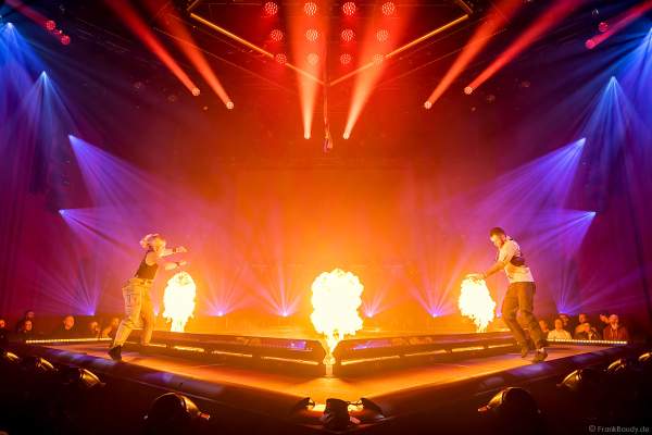 Lichtshow und Live-Performance-Trilogie "All Environments" von ROBE auf der Prolight + Sound 2023 in Frankfurt