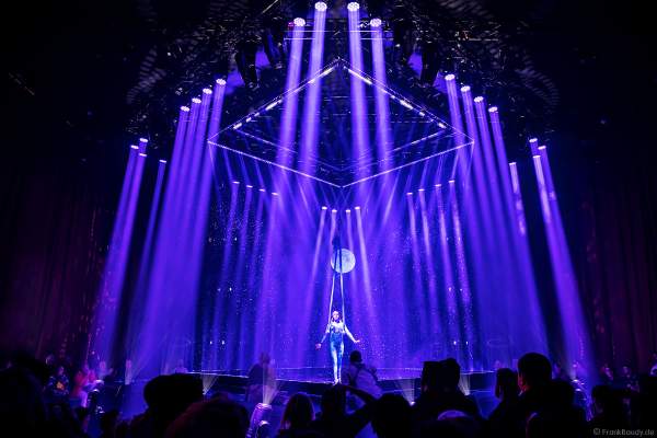 Lichtshow und Live-Performance-Trilogie "All Environments" von ROBE auf der Prolight + Sound 2023 in Frankfurt