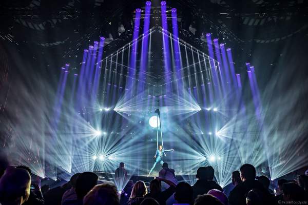Lichtshow und Live-Performance-Trilogie "All Environments" von ROBE auf der Prolight + Sound 2023 in Frankfurt