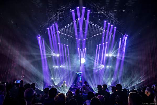 Lichtshow und Live-Performance-Trilogie "All Environments" von ROBE auf der Prolight + Sound 2023 in Frankfurt