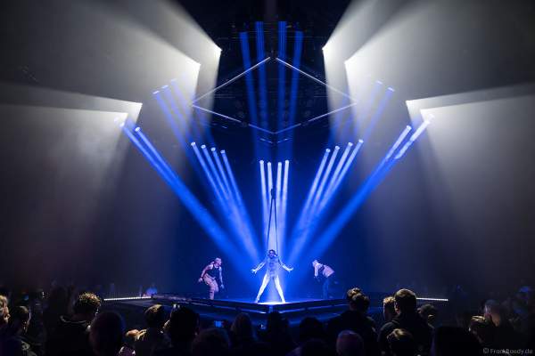 Lichtshow und Live-Performance-Trilogie "All Environments" von ROBE auf der Prolight + Sound 2023 in Frankfurt