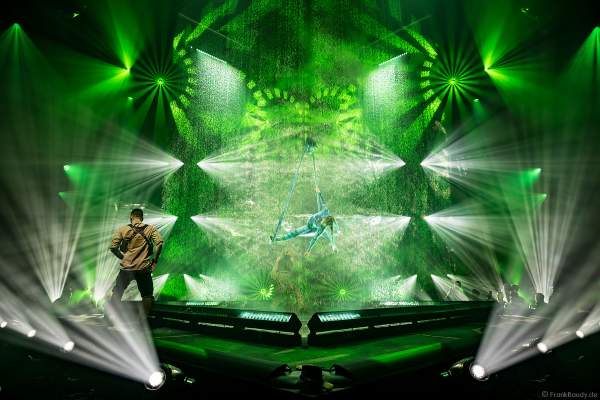 Lichtshow und Live-Performance-Trilogie "All Environments" von ROBE auf der Prolight + Sound 2023 in Frankfurt