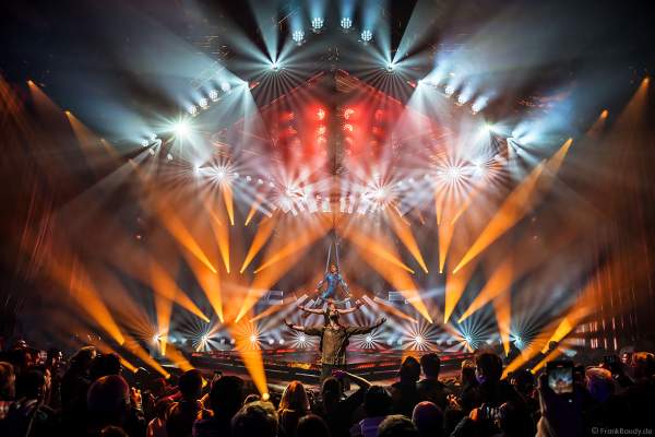 Lichtshow und Live-Performance-Trilogie "All Environments" von ROBE auf der Prolight + Sound 2023 in Frankfurt