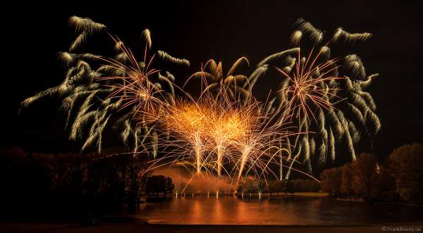 Feuerwerk bei RHEIN IN FLAMMEN 2023 in Bonn/Rheinaue (von Weco Feuerwerk)