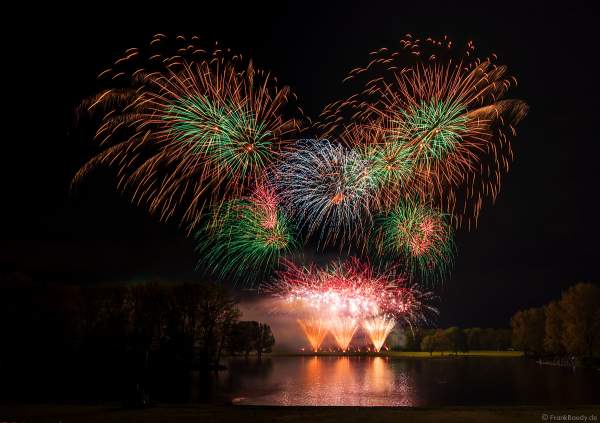Feuerwerk bei RHEIN IN FLAMMEN 2023 in Bonn/Rheinaue (von Weco Feuerwerk)