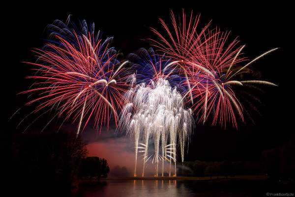 Feuerwerk bei RHEIN IN FLAMMEN 2023 in Bonn/Rheinaue (von Weco Feuerwerk)