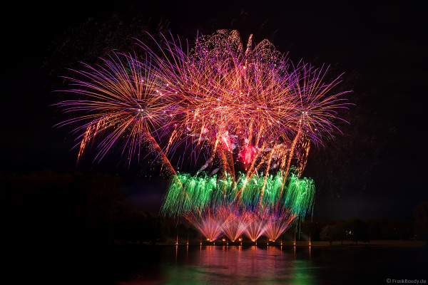 Feuerwerk bei RHEIN IN FLAMMEN 2023 in Bonn/Rheinaue (von Weco Feuerwerk)