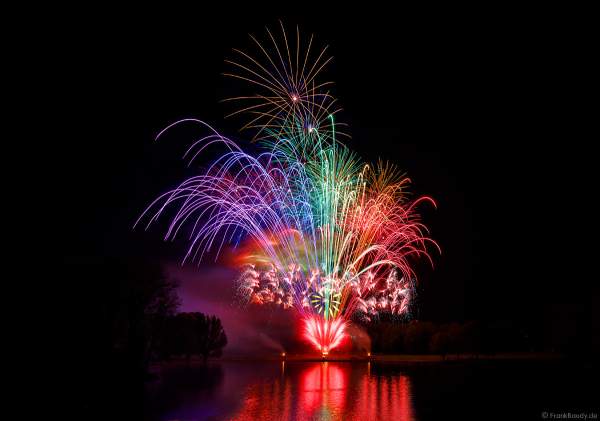Feuerwerk bei RHEIN IN FLAMMEN 2023 in Bonn/Rheinaue (von Weco Feuerwerk)